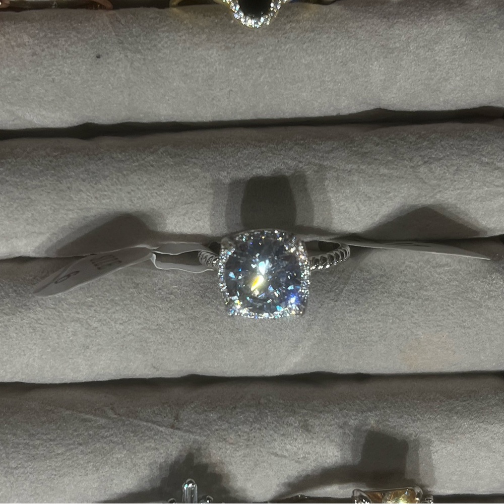 Elegant Silver Women's Ring